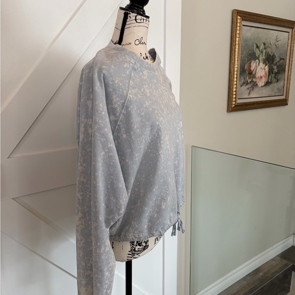 Sweaters - 🔸Light Blue Speckled Sweatshirt
